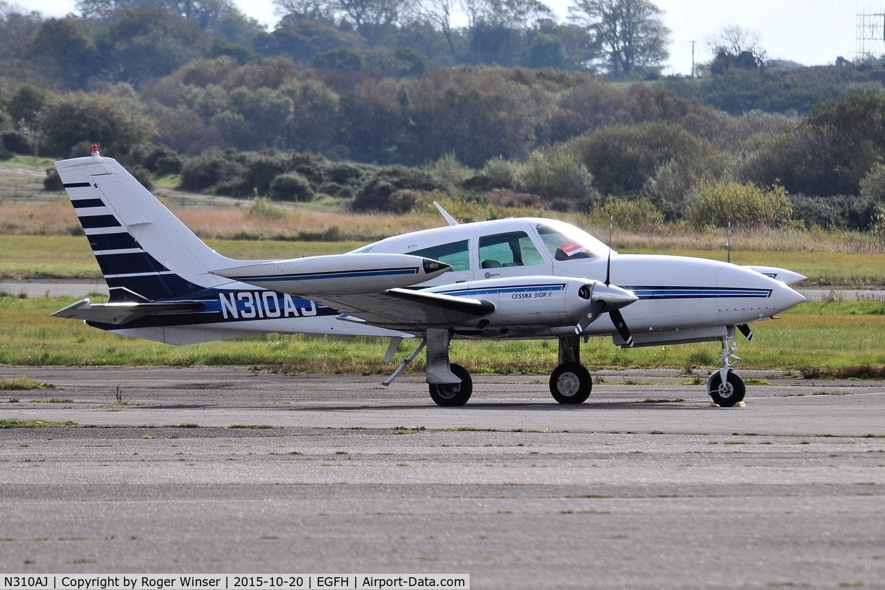N310AJ, 1980 Cessna 310R C/N 310R-1606, Visiting Cessna 310R.