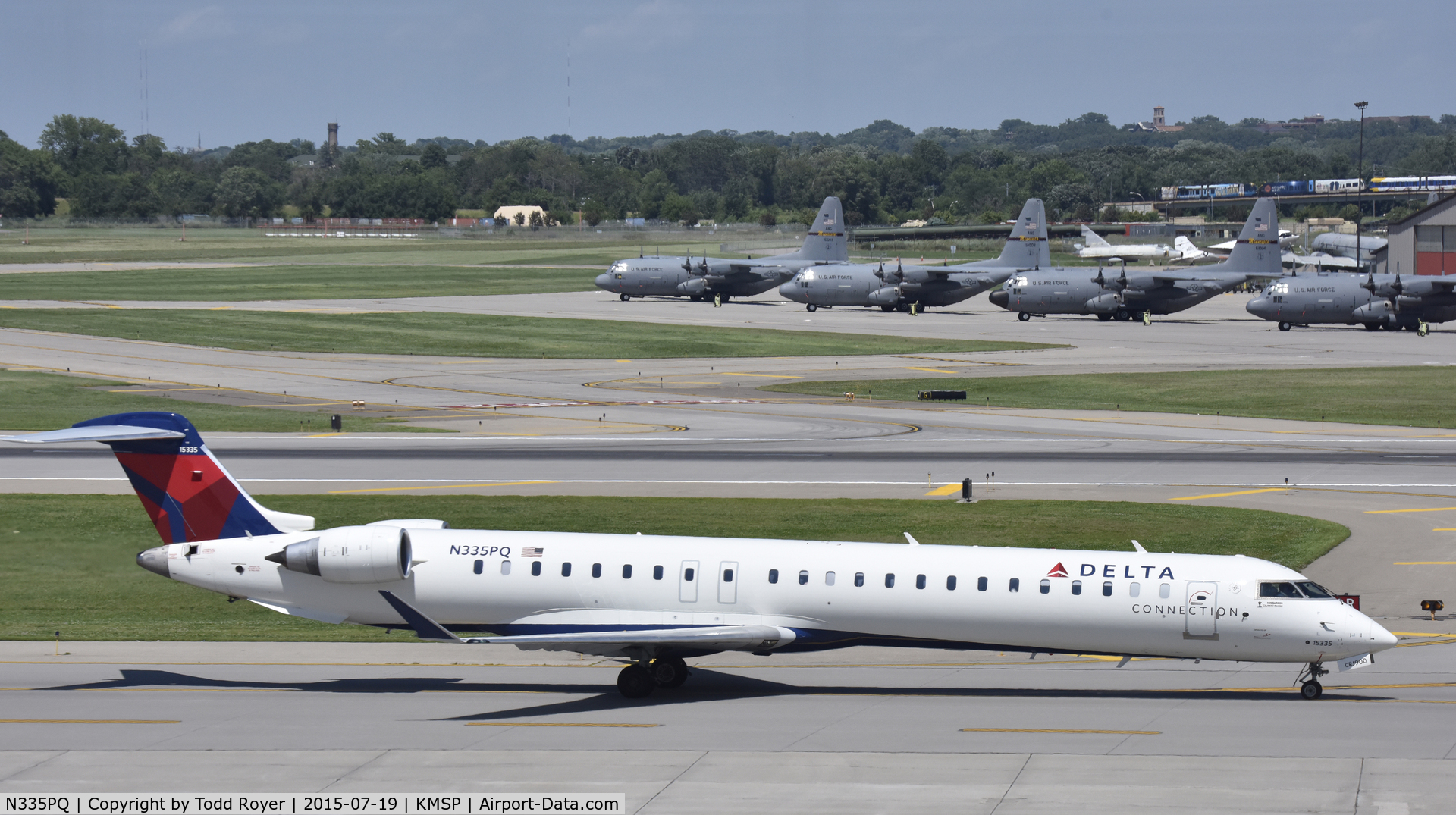 N335PQ, 2014 Bombardier CRJ-900LR (CL-600-2D24) C/N 15335, Taxiing at MSP