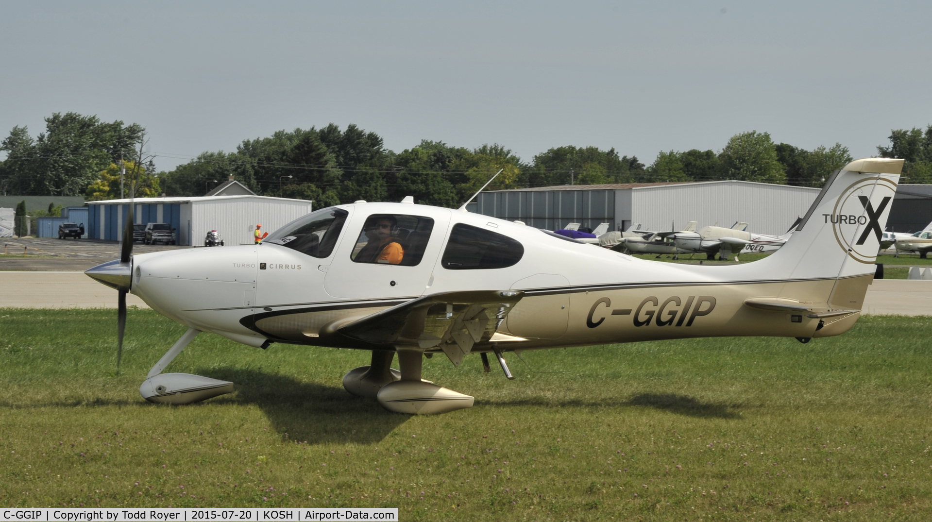 C-GGIP, 2009 Cirrus SR22 X Turbo C/N 3504, Airventure 2015