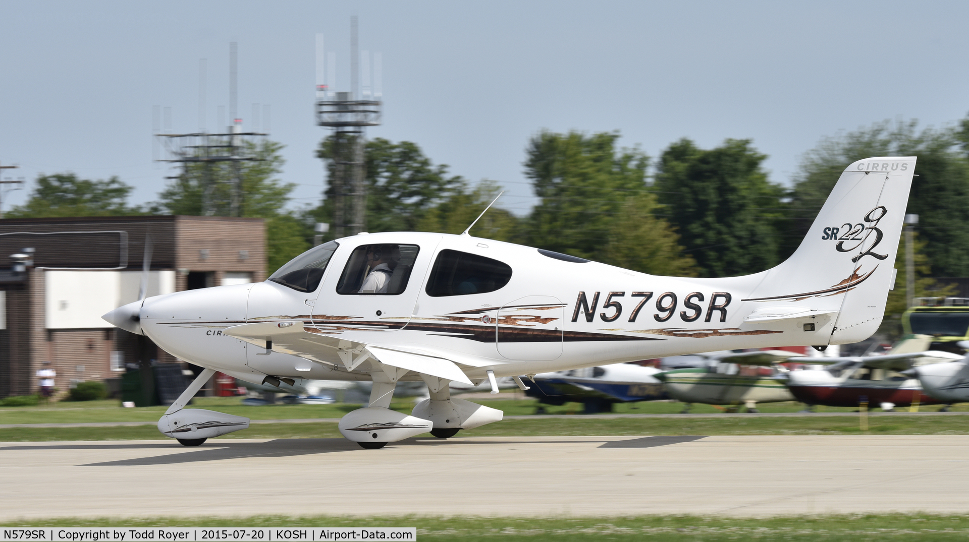 N579SR, 2007 Cirrus SR22 C/N 2376, Airventure 2015