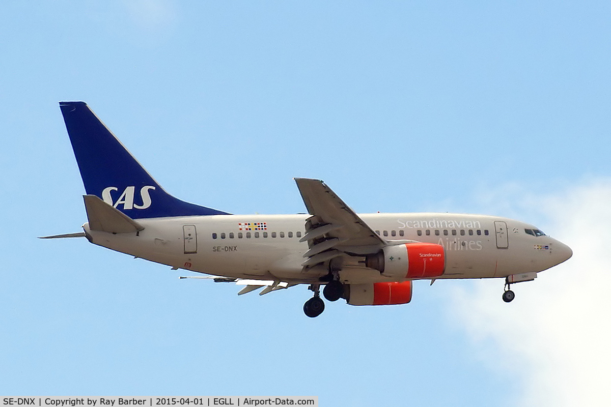 SE-DNX, 1999 Boeing 737-683 C/N 28304, SE-DNX   Boeing 737-683 [28304] (SAS Scandinavian Airlines) Home~G 01/04/2015. On approach 27L.