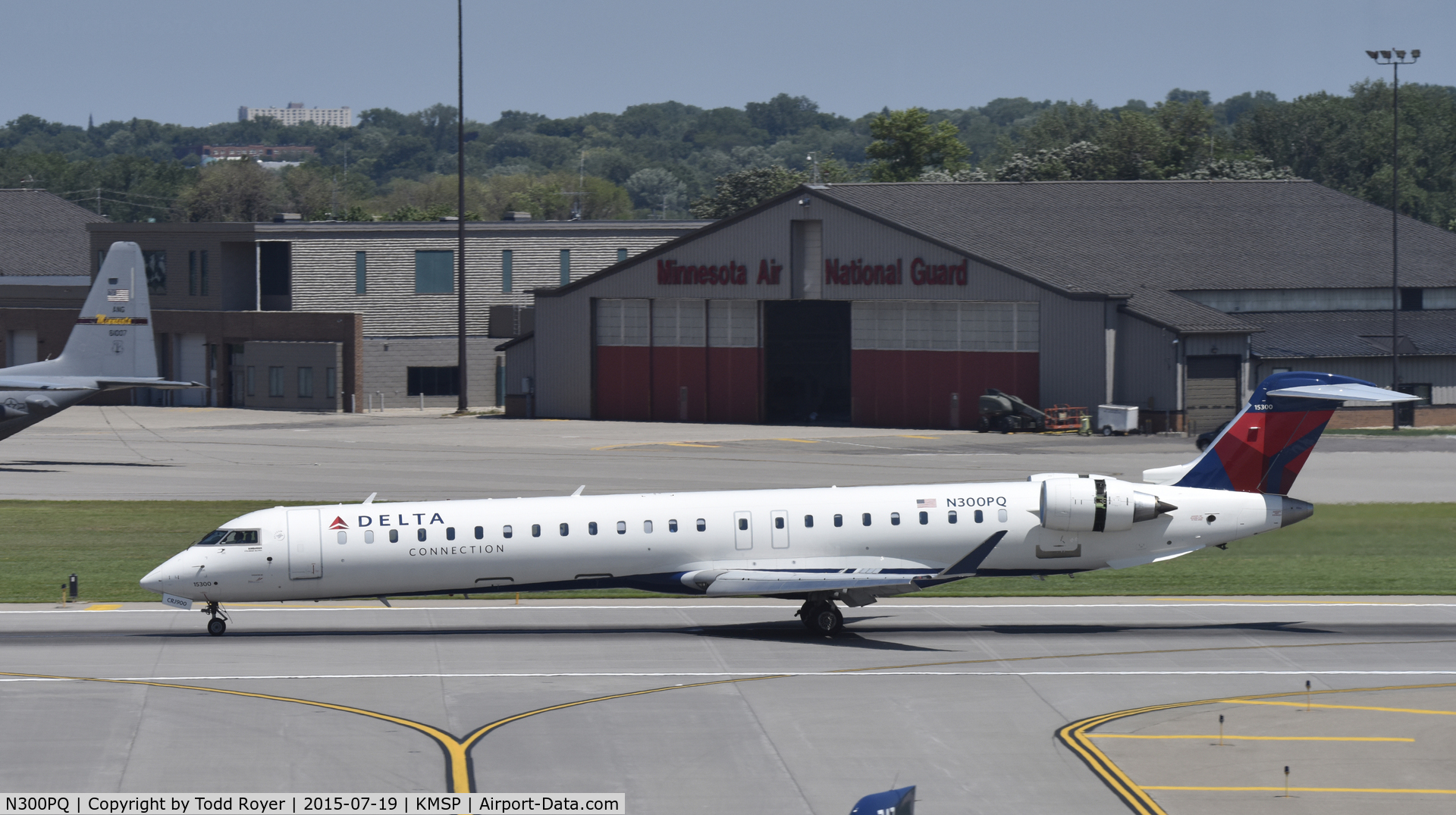 N300PQ, 2013 Bombardier CRJ-900LR (CL-600-2D24) C/N 15300, Arriving at MSP