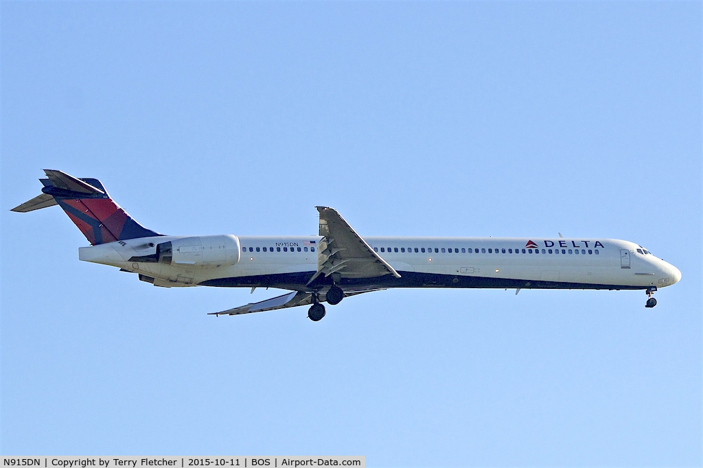 N915DN, 1996 McDonnell Douglas MD-90-30 C/N 53395, 1996 McDonnell Douglas MD-90-30, c/n: 53395 at Boston