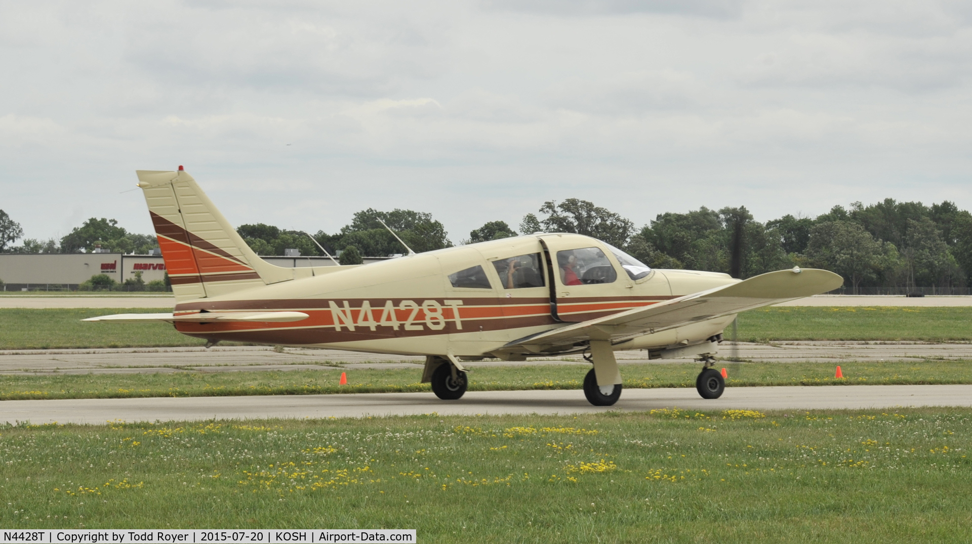 N4428T, 1972 Piper PA-28R-200 Cherokee Arrow C/N 28R-7235047, Airventure 2015