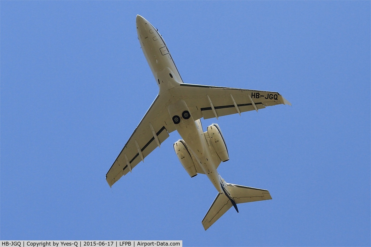 HB-JGQ, 2008 Bombardier Challenger 300 (BD-100-1A10) C/N 20237, Bombardier BD 100-1A10 Challenger 300, Take off rwy 25, Paris-Le Bourget airport (LFPB-LBG)