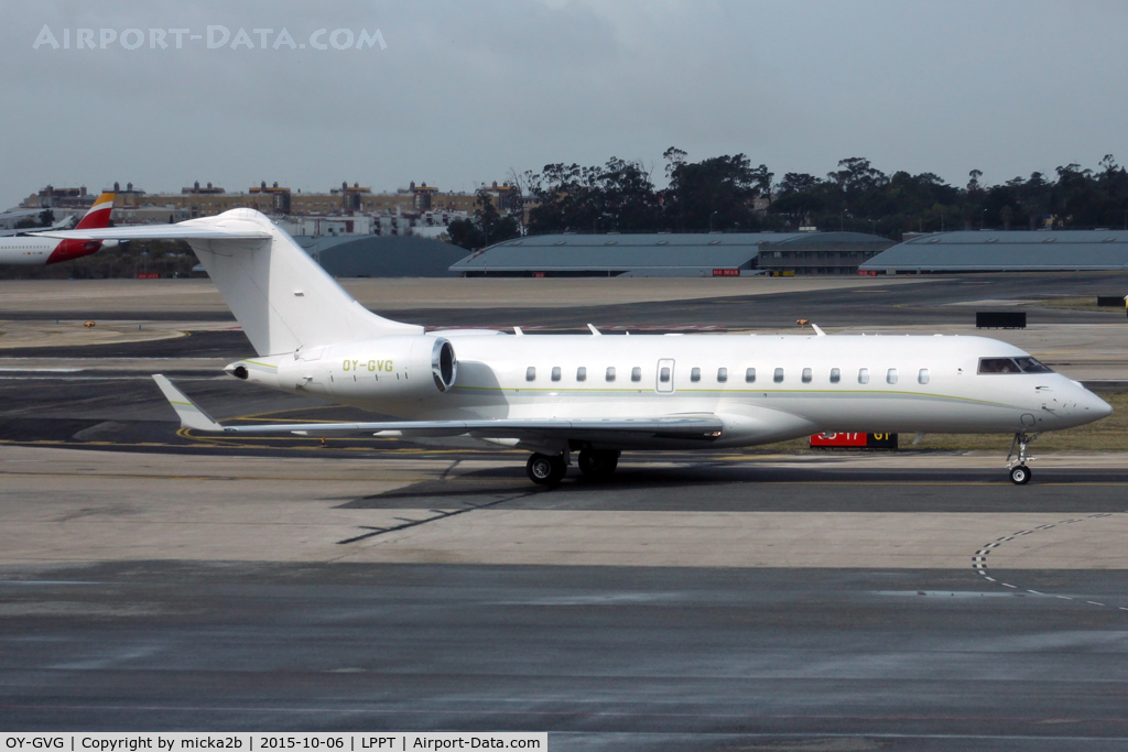 OY-GVG, 2006 Gulfstream Aerospace GIV-X (G450) C/N 4066, Taxiing