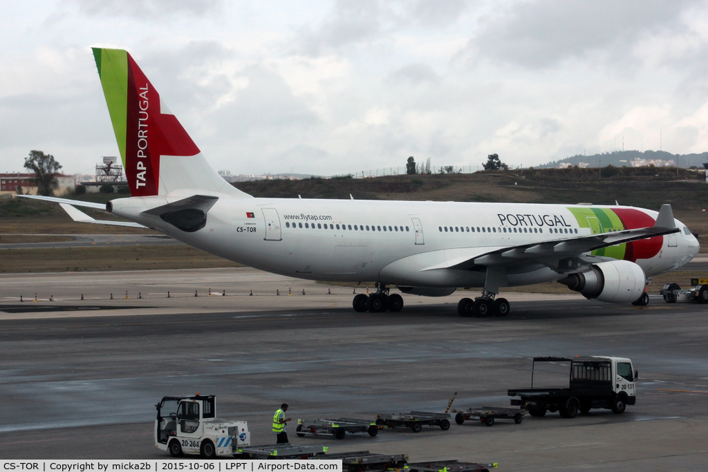 CS-TOR, 2002 Airbus A330-203 C/N 486, Taxiing