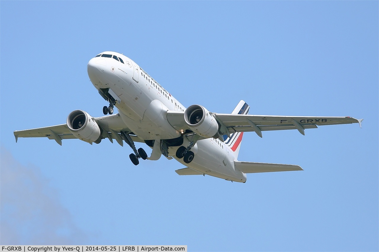 F-GRXB, 2001 Airbus A319-111 C/N 1645, Airbus A319-111, Take off rwy 25L, Brest-Bretagne airport (LFRB-BES)