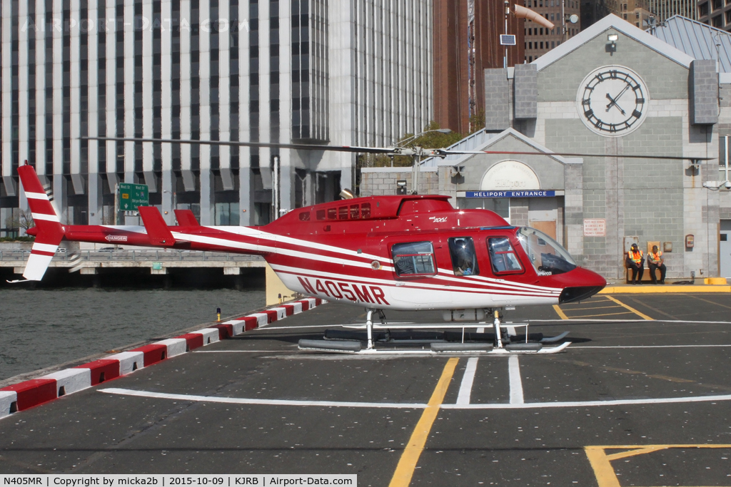 N405MR, 2009 Bell 206L-4 LongRanger C/N 52391, Parked