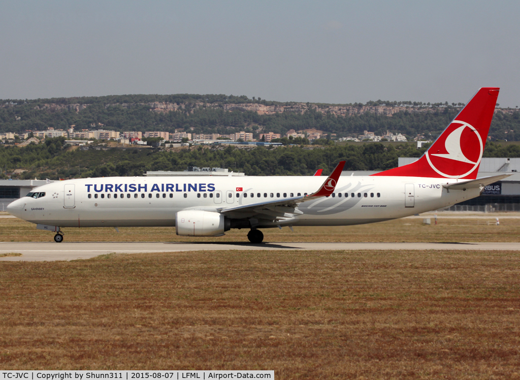 TC-JVC, 2014 Boeing 737-8F2 C/N 42005, Taking off from rwy 31L in new c/s