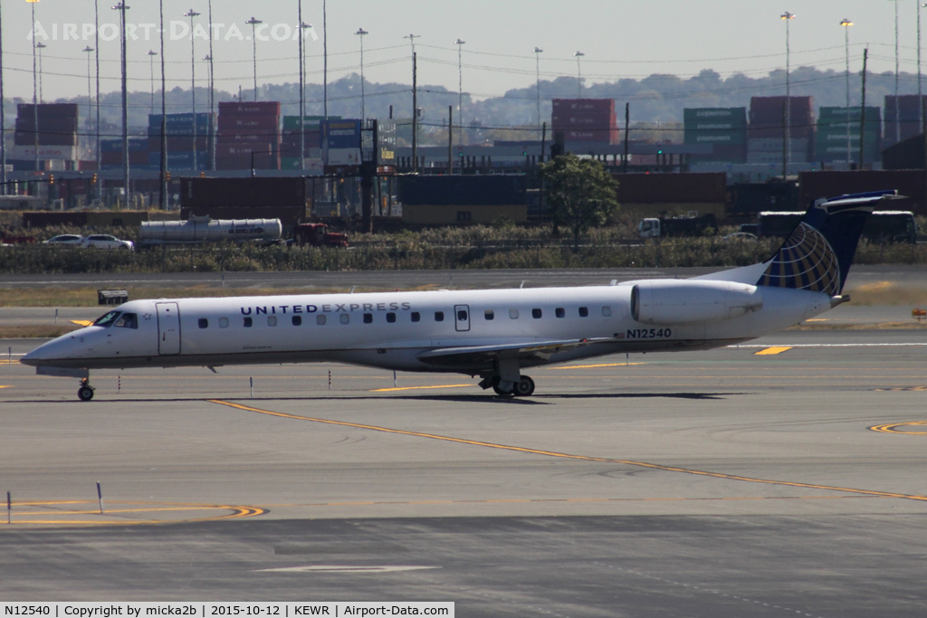 N12540, 2001 Embraer ERJ-145LR (EMB-145LR) C/N 145537, Taxiing