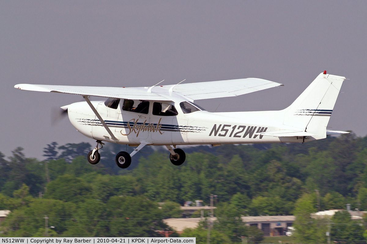 N512WW, 1998 Cessna 172R C/N 17280399, Cessna 172R Skyhawk [172-80399] Atlanta-Dekalb Peachtree~N 21/04/2010