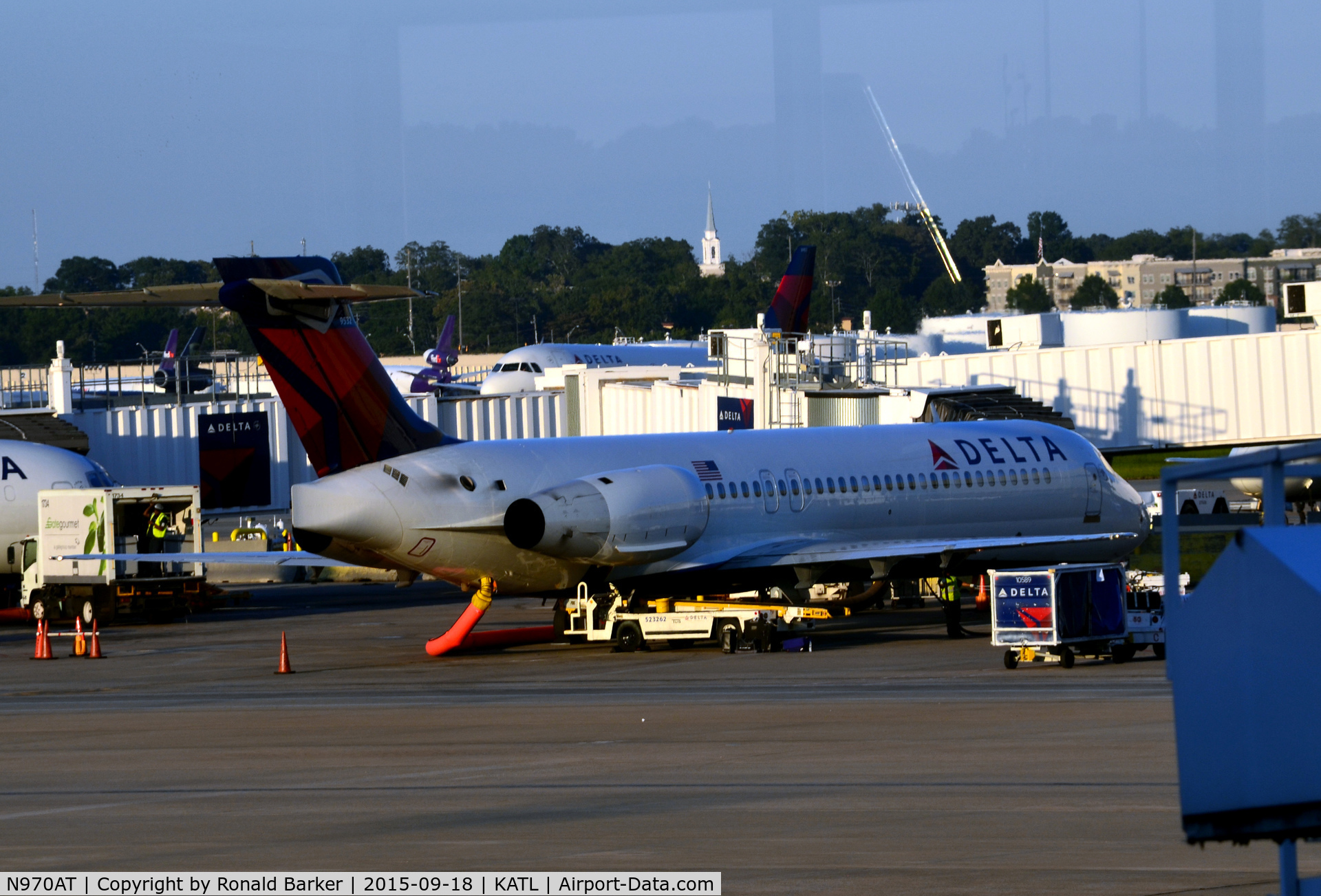 N970AT, 2001 Boeing 717-200 C/N 55031, At the gate Atlanta