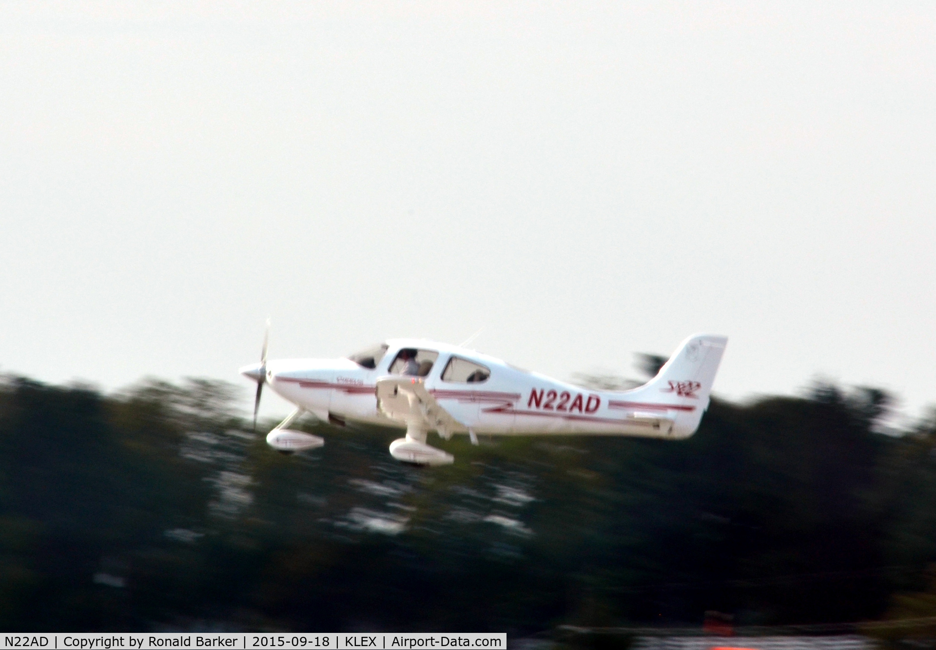 N22AD, 2003 Cirrus SR22 C/N 0531, Takeoff Lexington