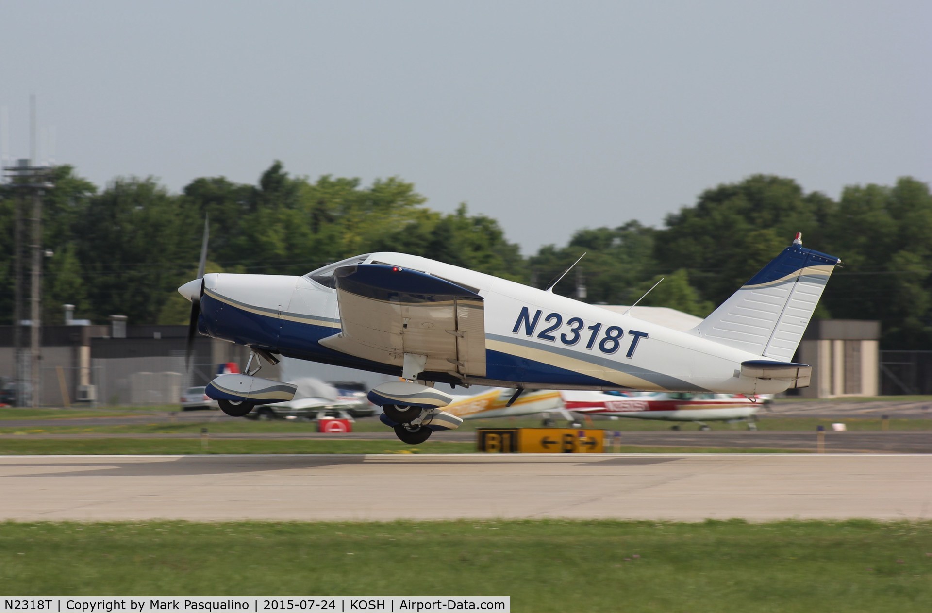 N2318T, 1971 Piper PA-28-140 Cherokee C/N 28-7125567, Piper PA-28-140