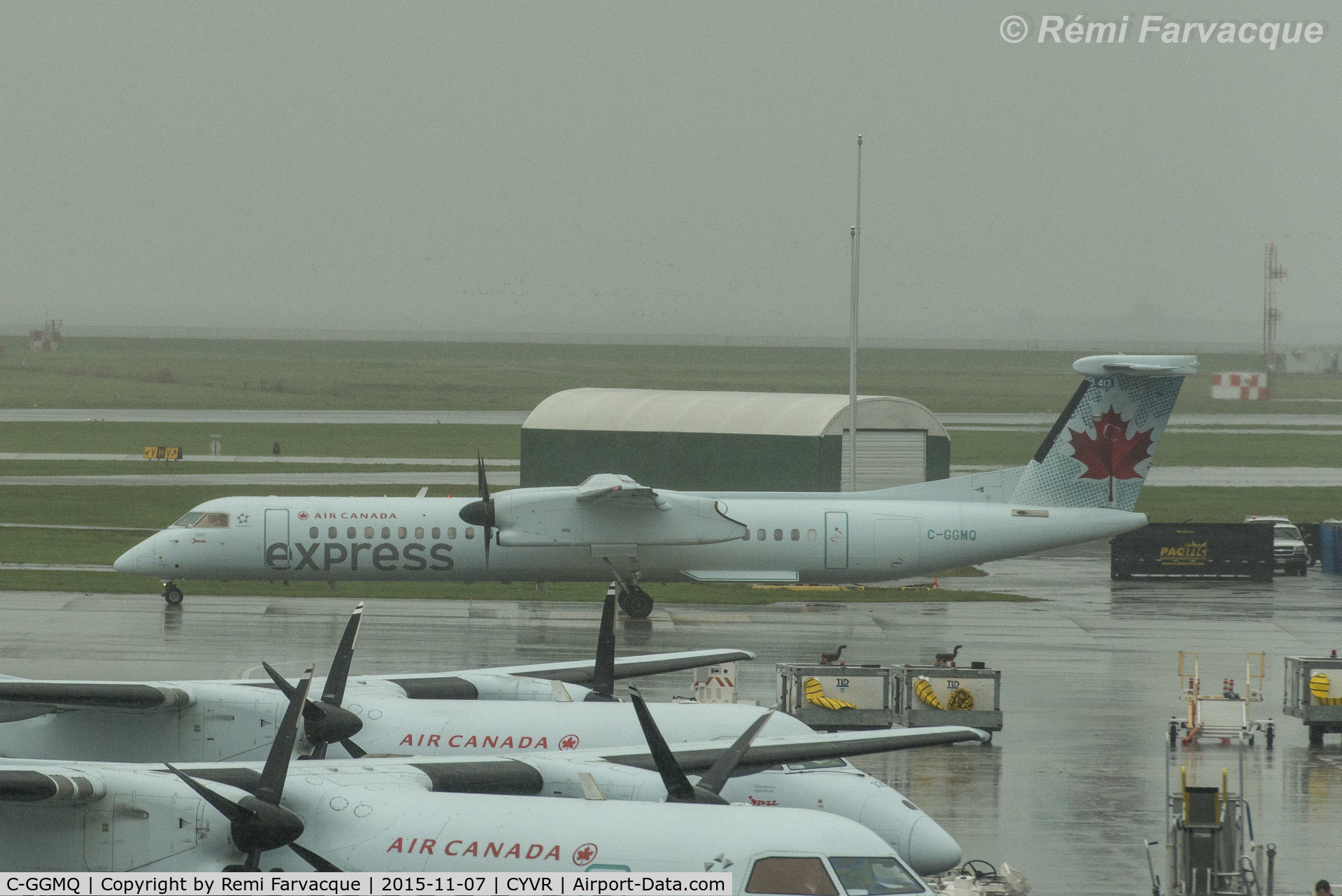 C-GGMQ, 2012 De Havilland Canada DHC-8 402 Dash 8 C/N 4403, Taxiing for take-off.