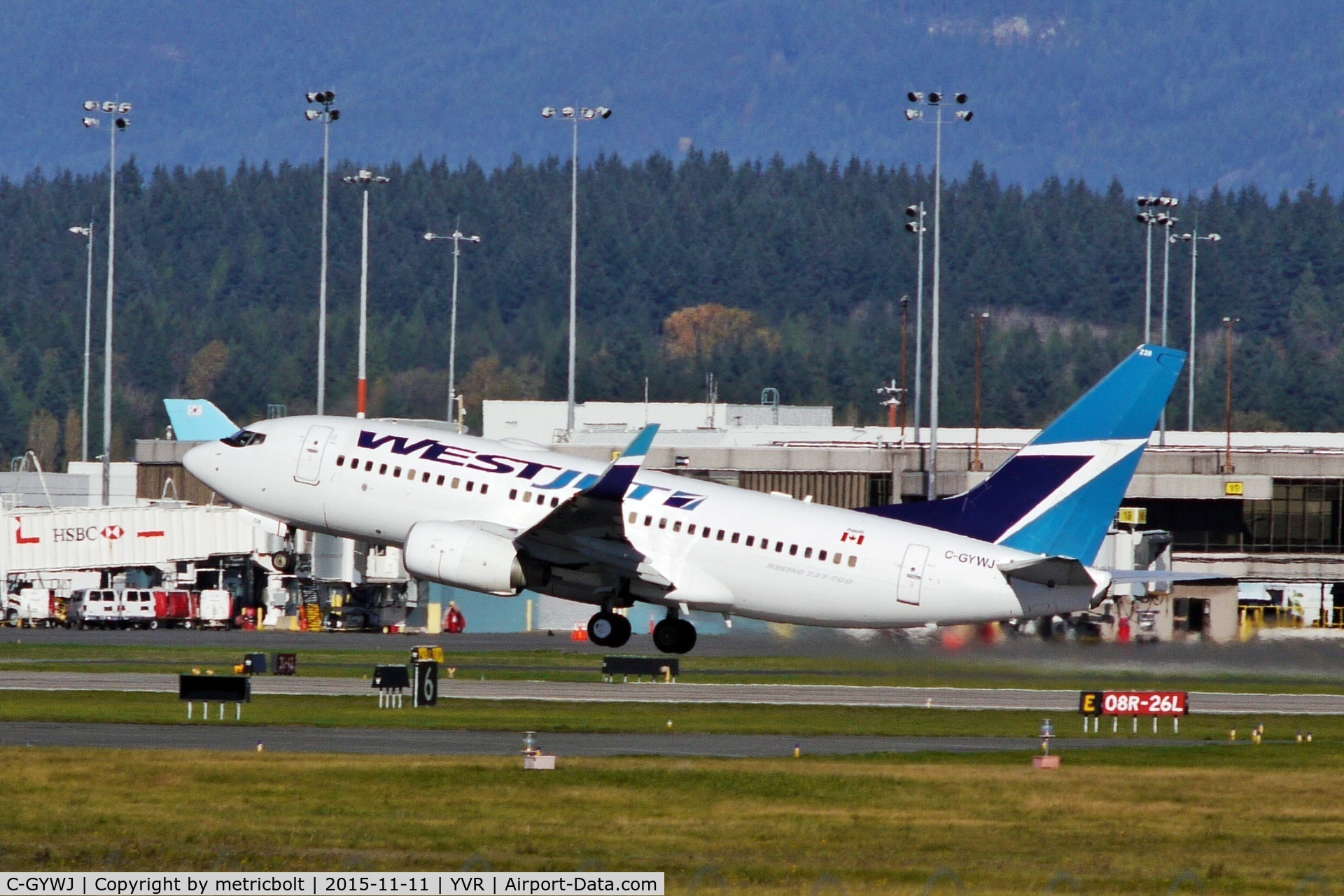 C-GYWJ, 2006 Boeing 737-7CT C/N 32772, Departure from YVR