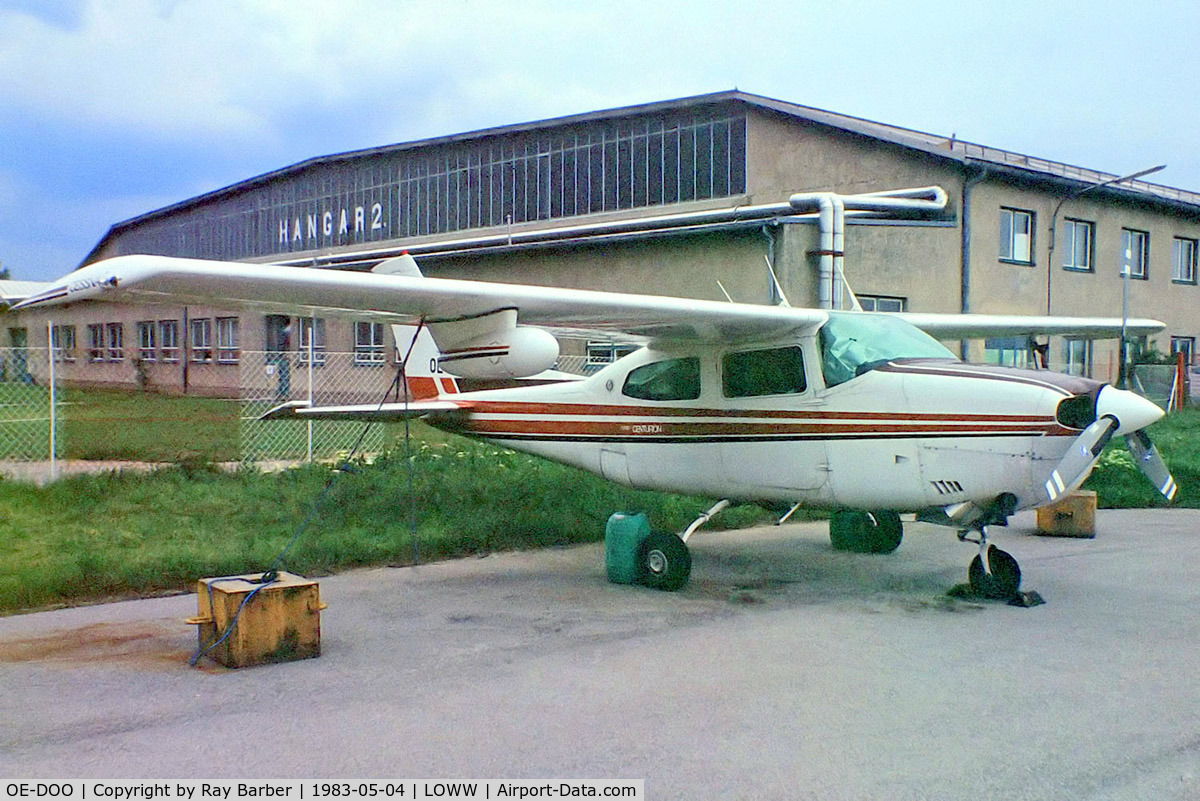 OE-DOO, Cessna T210N Turbo Centurion C/N 21063080, Cessna T.210N Turbo Centurion [210-63080] Vienna-Schwechat~OE 04/05/1983. From a slide.