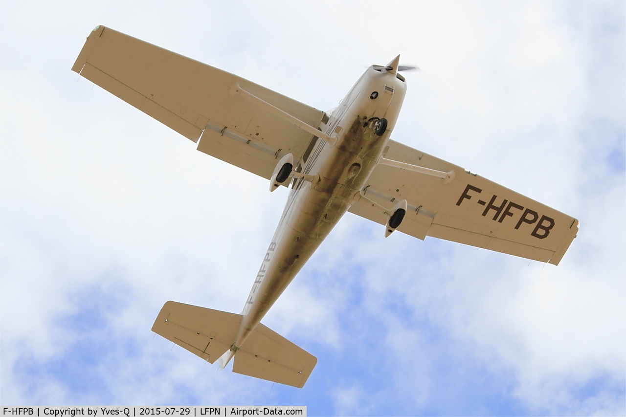 F-HFPB, 2007 Cessna 172S Skyhawk SP C/N 172S10637, Cessna 172-S Skyhawk, Short approach rwy 25R, Toussus-Le-Noble airport (LFPN-TNF)