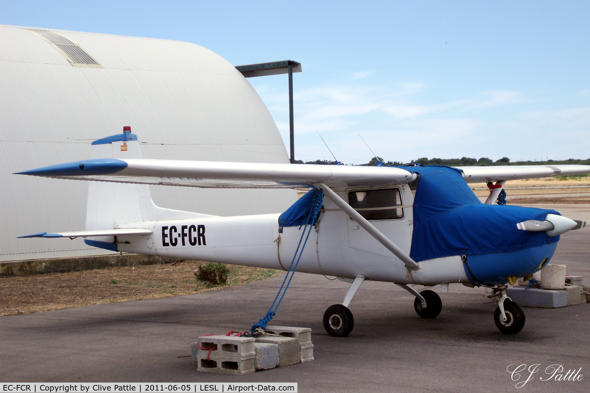 EC-FCR, 1964 Cessna 150E C/N 150-60906, Parked up in the sun