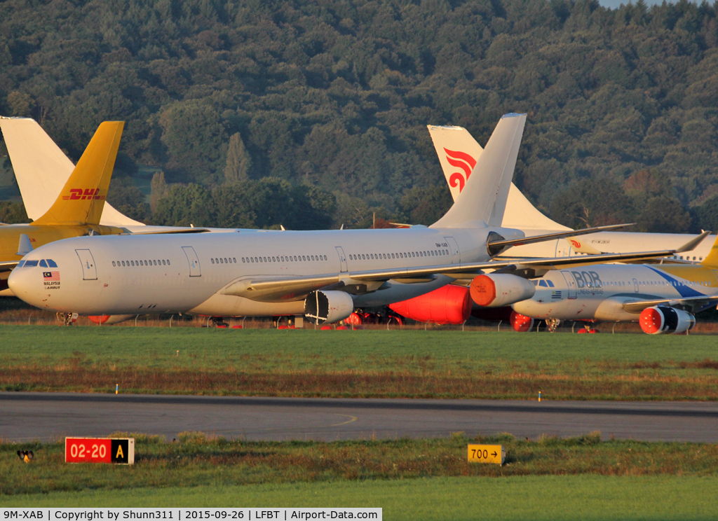 9M-XAB, 1999 Airbus A340-313 C/N 273, Stored in all white c/s... To be broken up...