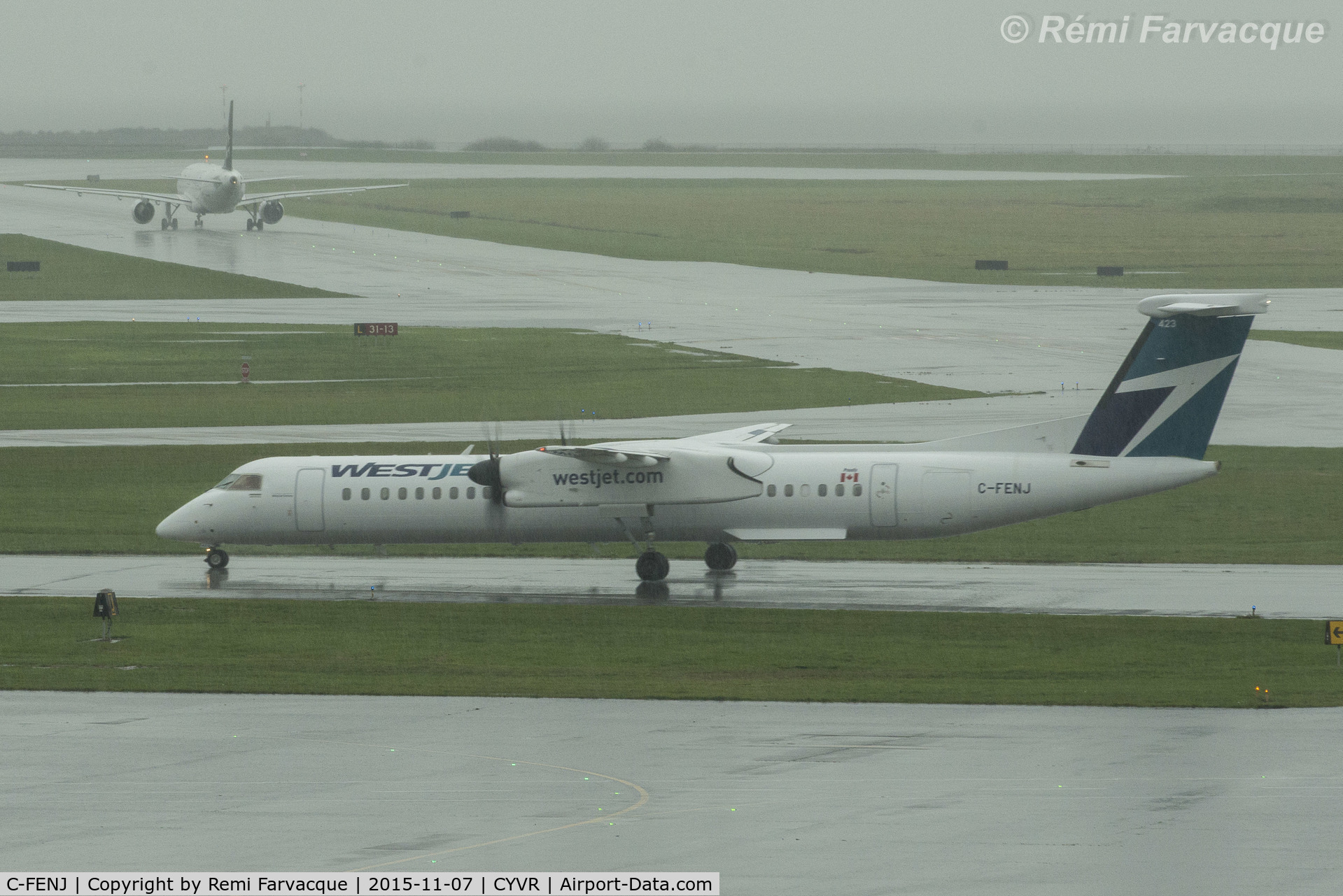 C-FENJ, 2015 De Havilland Canada DHC-8-402Q Dash 8 C/N 4496, Taxiing to terminal after arrival