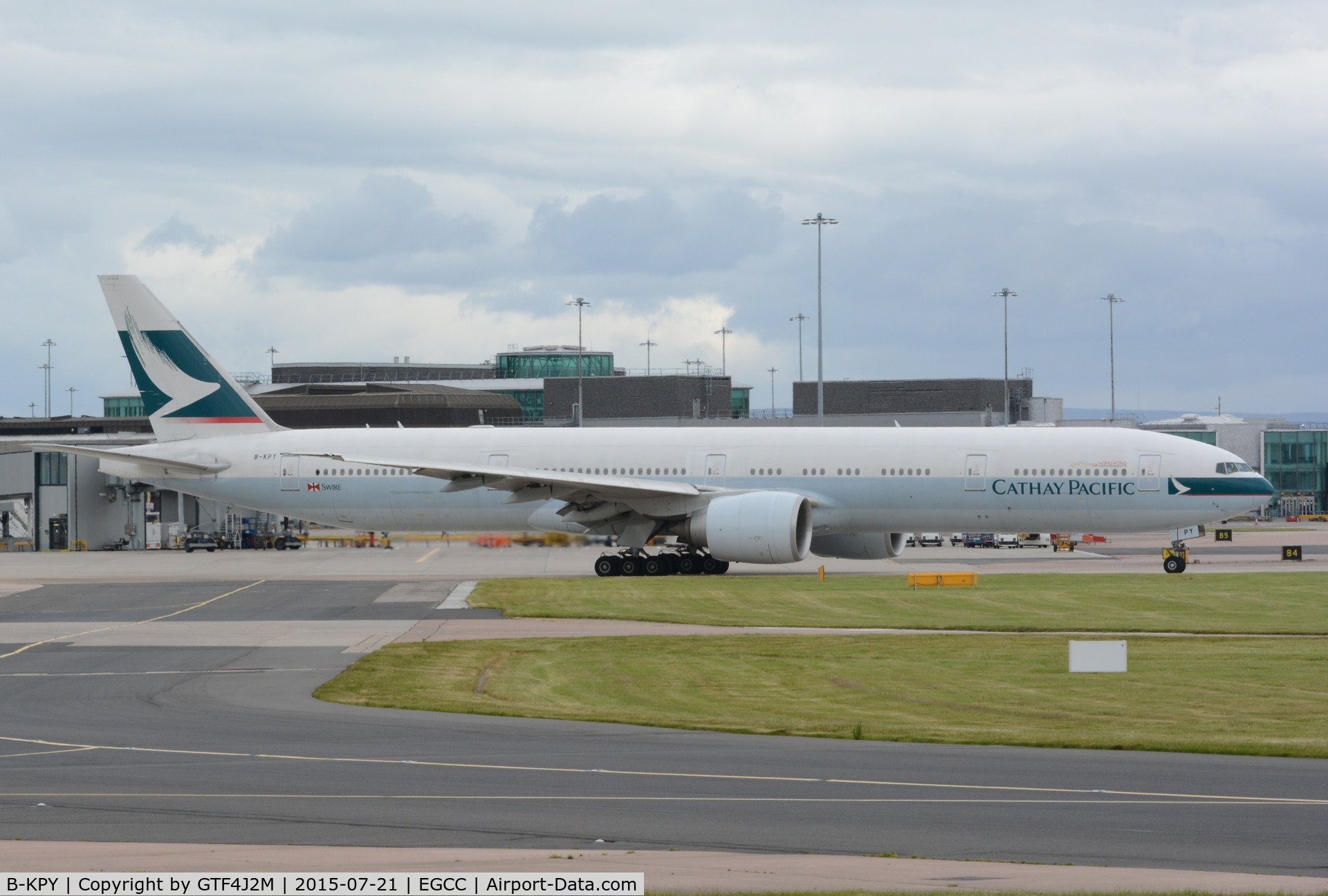 B-KPY, 2012 Boeing 777-367/ER C/N 37899, B-KPY at Manchester 21.7.15