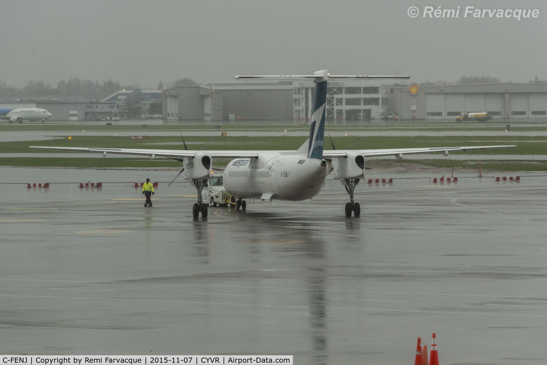 C-FENJ, 2015 De Havilland Canada DHC-8-402Q Dash 8 C/N 4496, Pushing back for departure