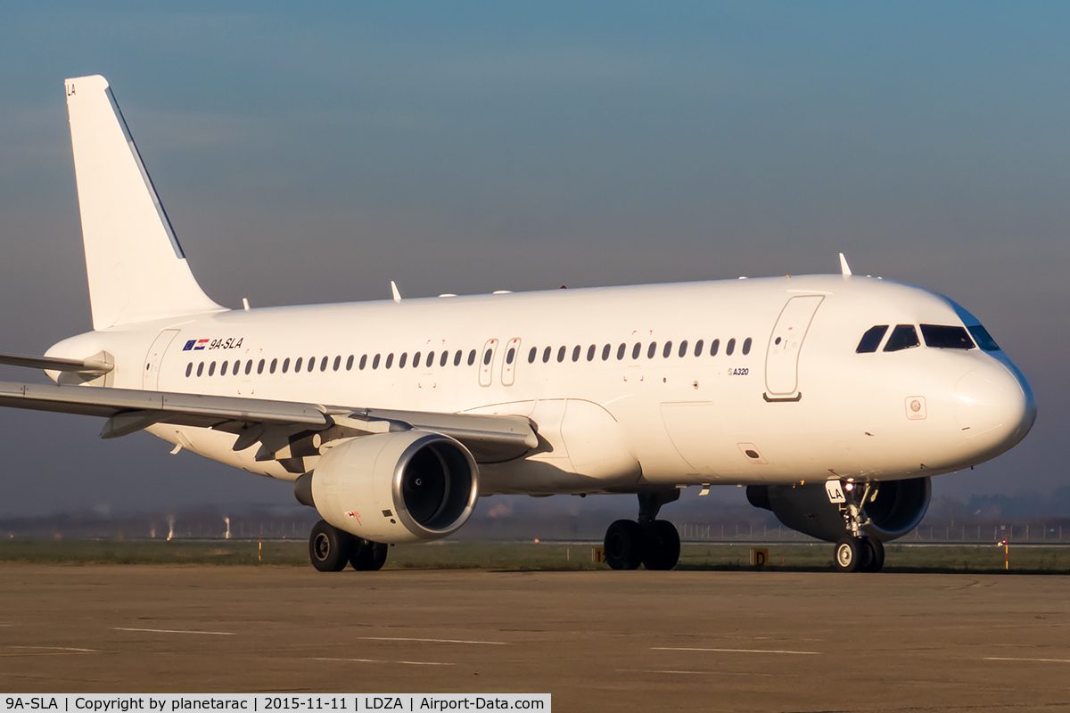 9A-SLA, 1998 Airbus A320-214 C/N 828, Taxi for departure