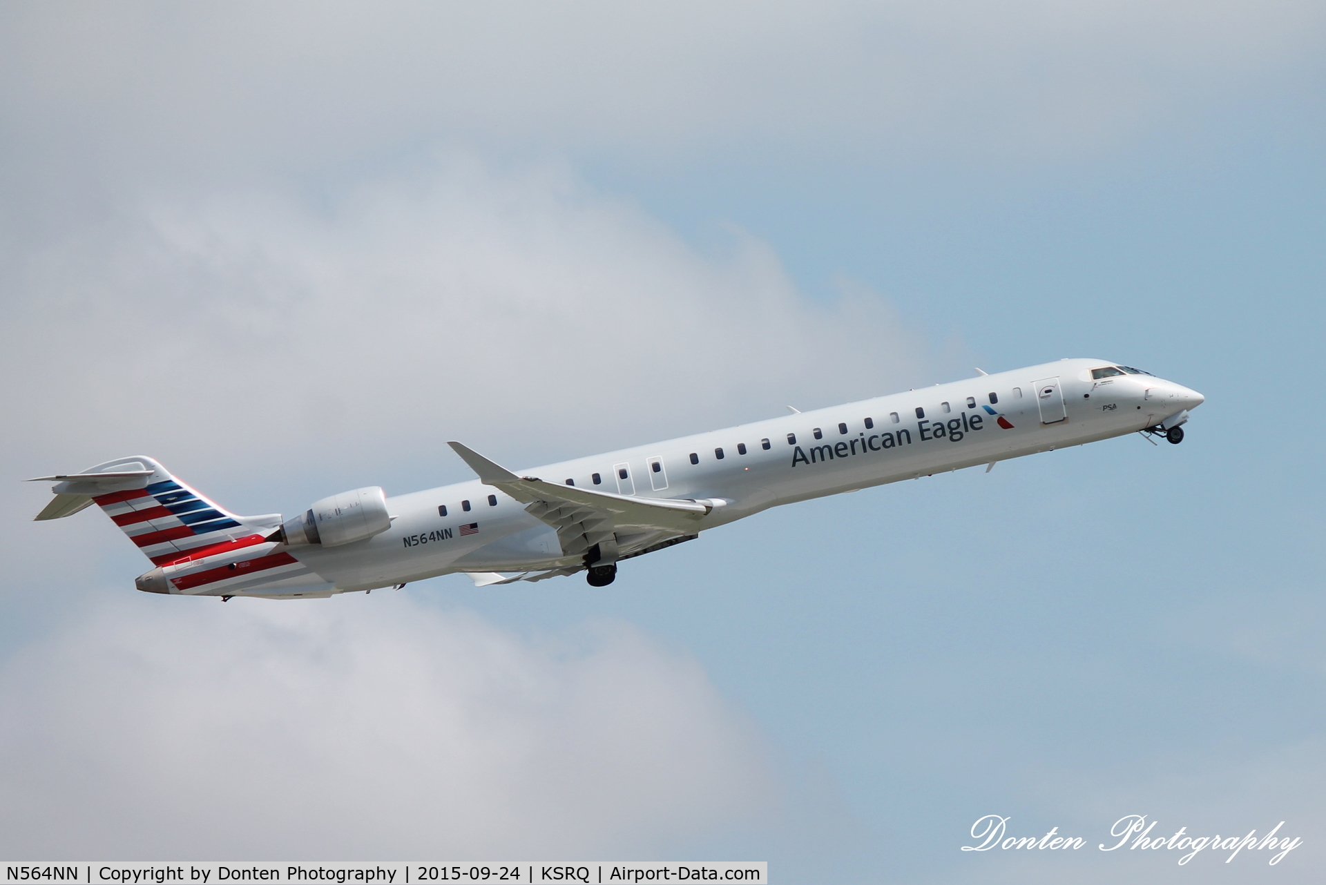 N564NN, 2015 Bombardier CRJ-900 (CL-600-2D24) C/N 15351, American Flight 5139 (N564NN) departs Sarasota-Bradenton International Airport enroute to Charlotte/Douglas International Airport