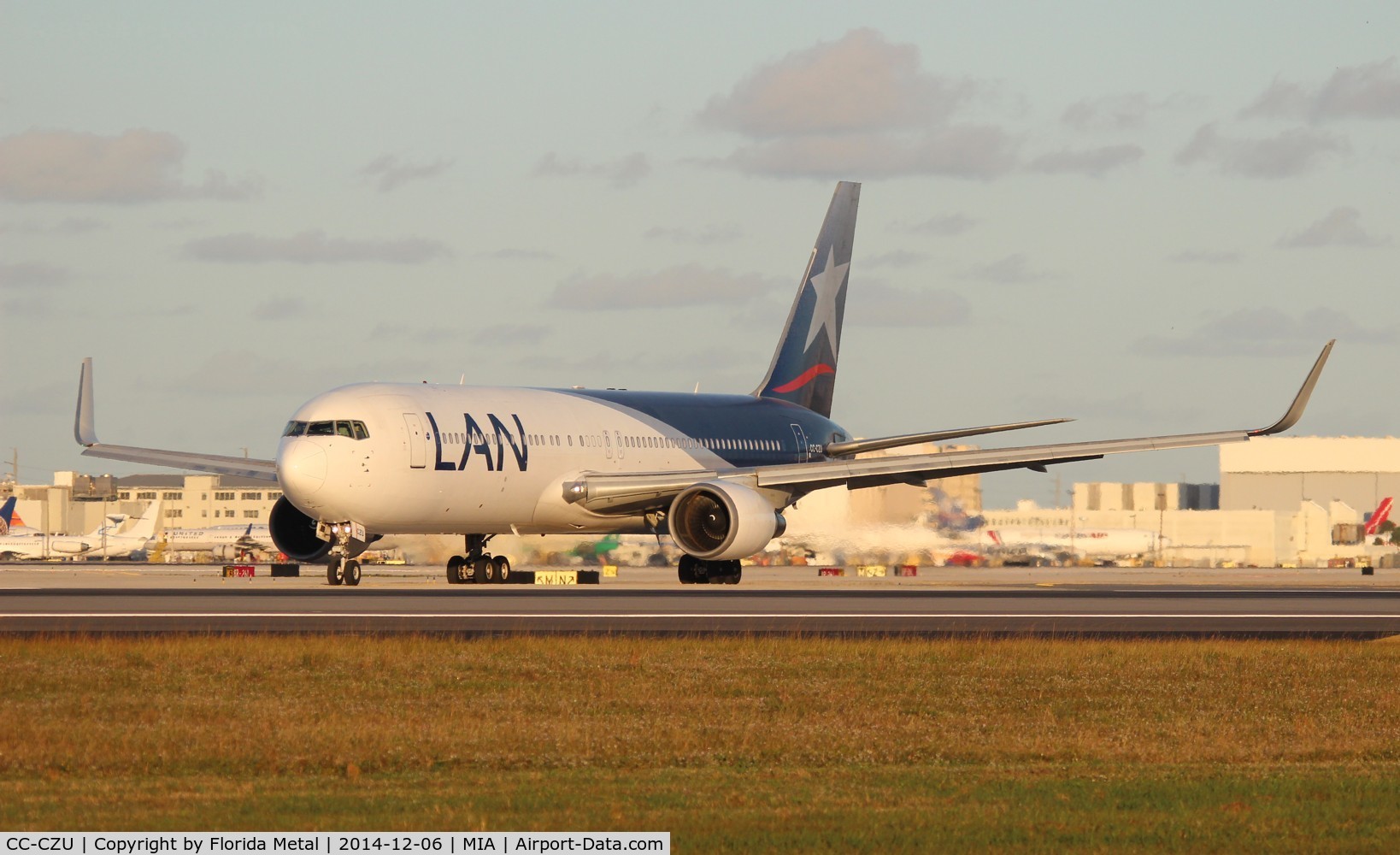 CC-CZU, 1998 Boeing 767-316/ER C/N 29229, LAN 767