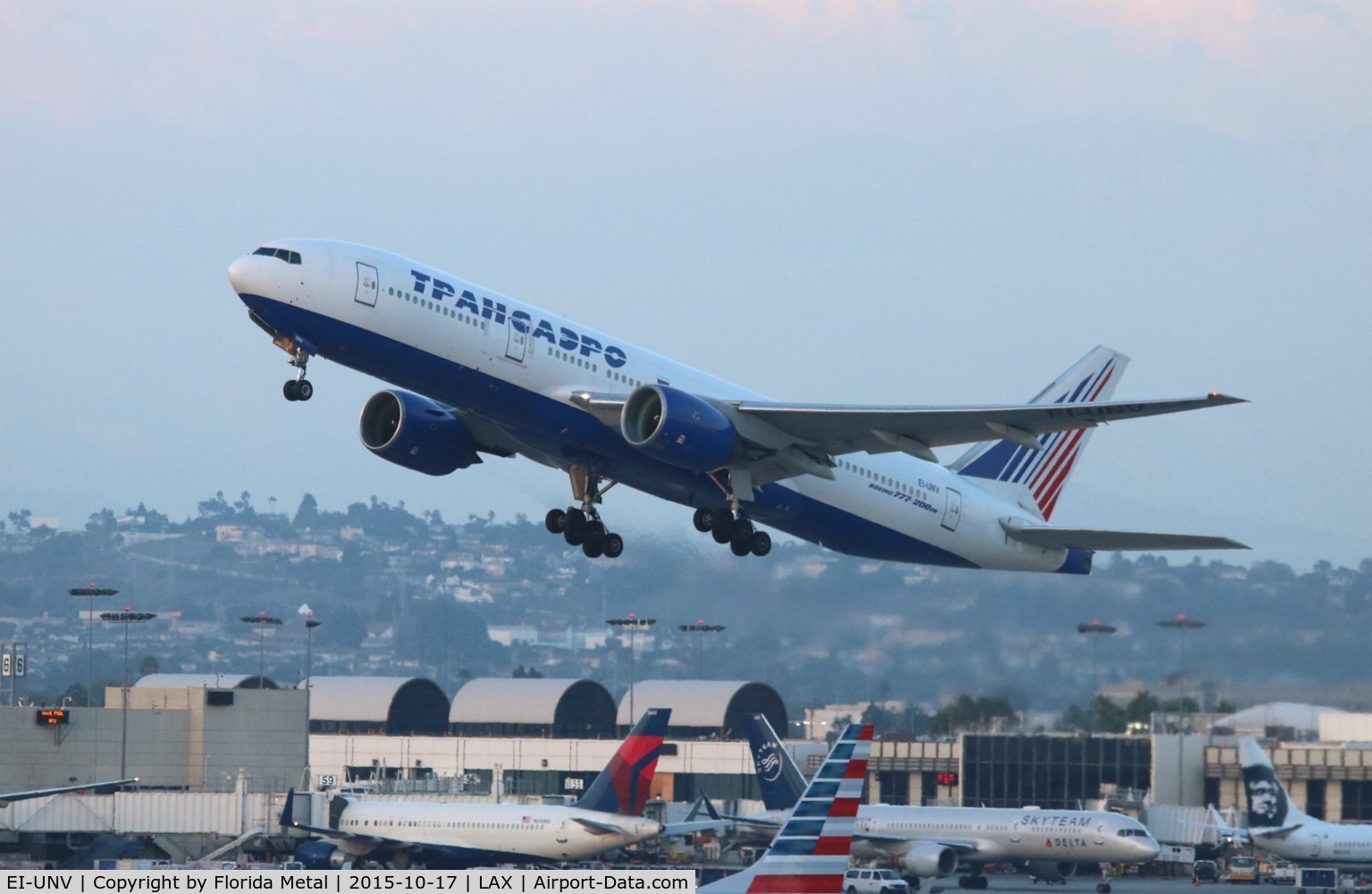 EI-UNV, 1999 Boeing 777-222/ER C/N 28714, Transaero