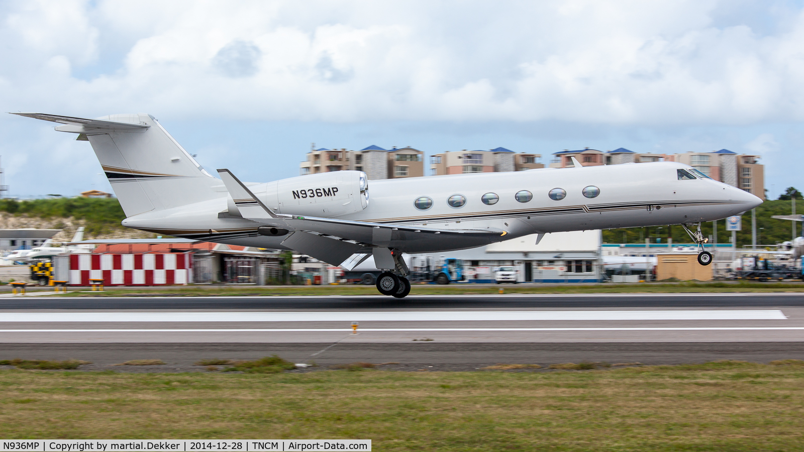 N936MP, 2009 Gulfstream Aerospace GIV-X (G450) C/N 4173, Landing TNCM