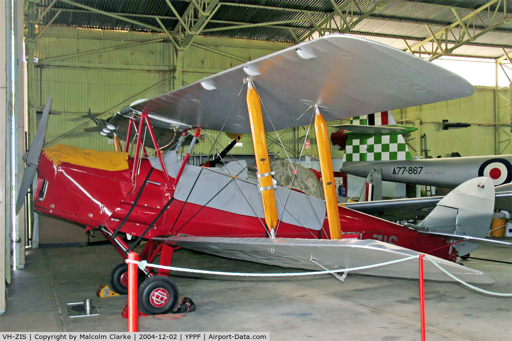 VH-ZIS, 1940 De Havilland Australia DH-82A Tiger Moth C/N DHA215, De Havilland DH-82A Tiger Moth at Parafield Airport South Australia, December 2nd 2004.