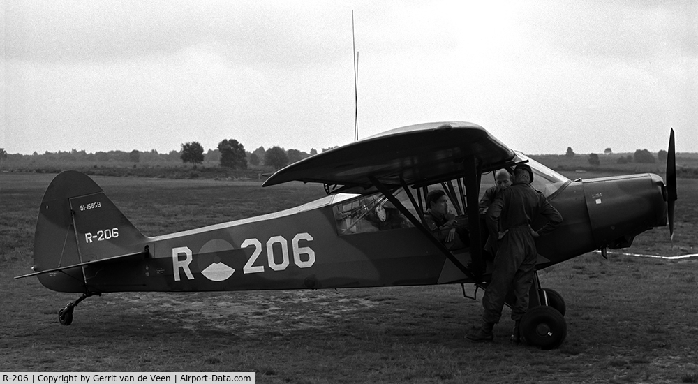 R-206, 1951 Piper L-21A Super Cub (PA-18-125) C/N 18-575, the 51-15658 at Ermelo LAS late sixties