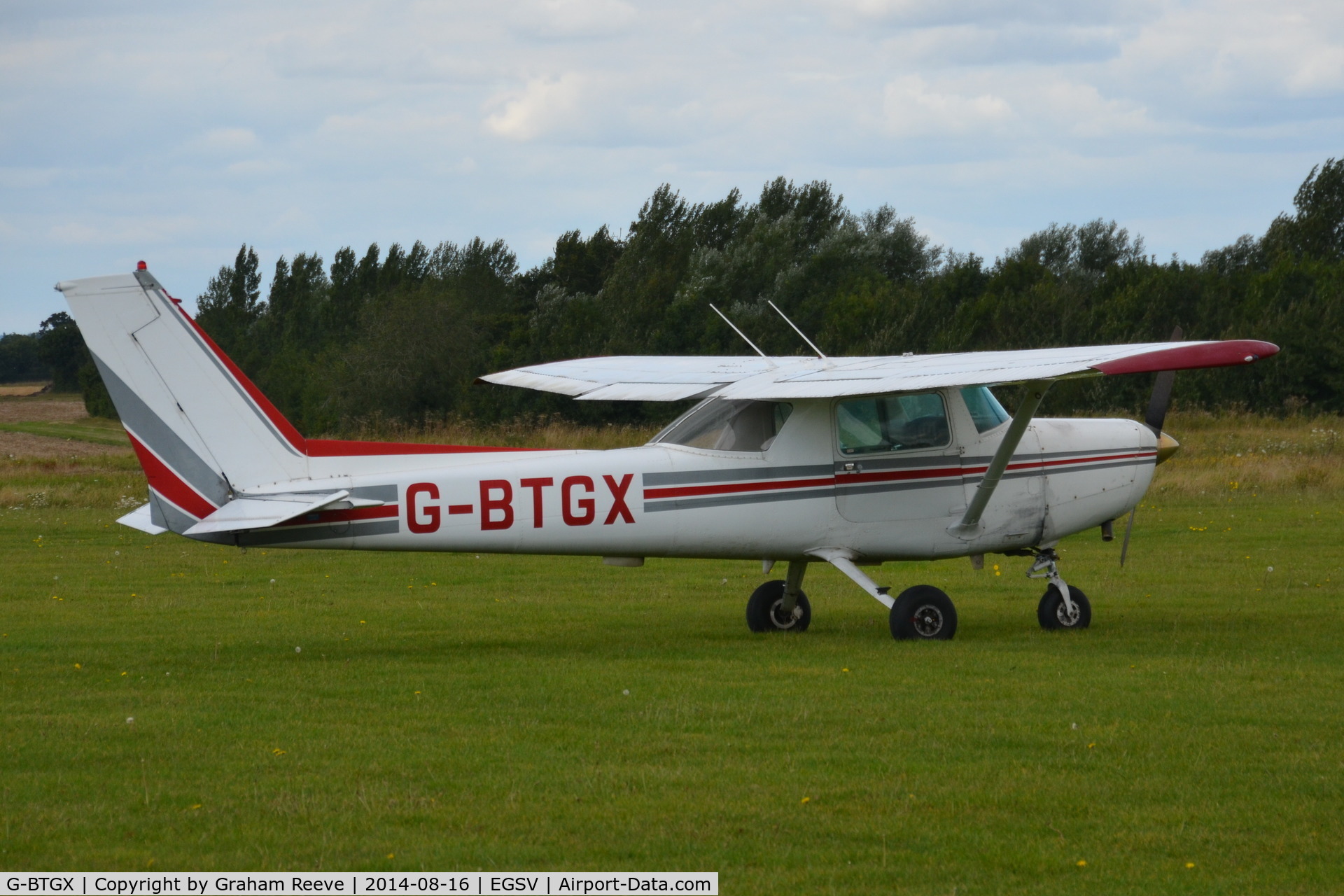 G-BTGX, 1984 Cessna 152 C/N 152-84950, Seen at Old Buckenham.