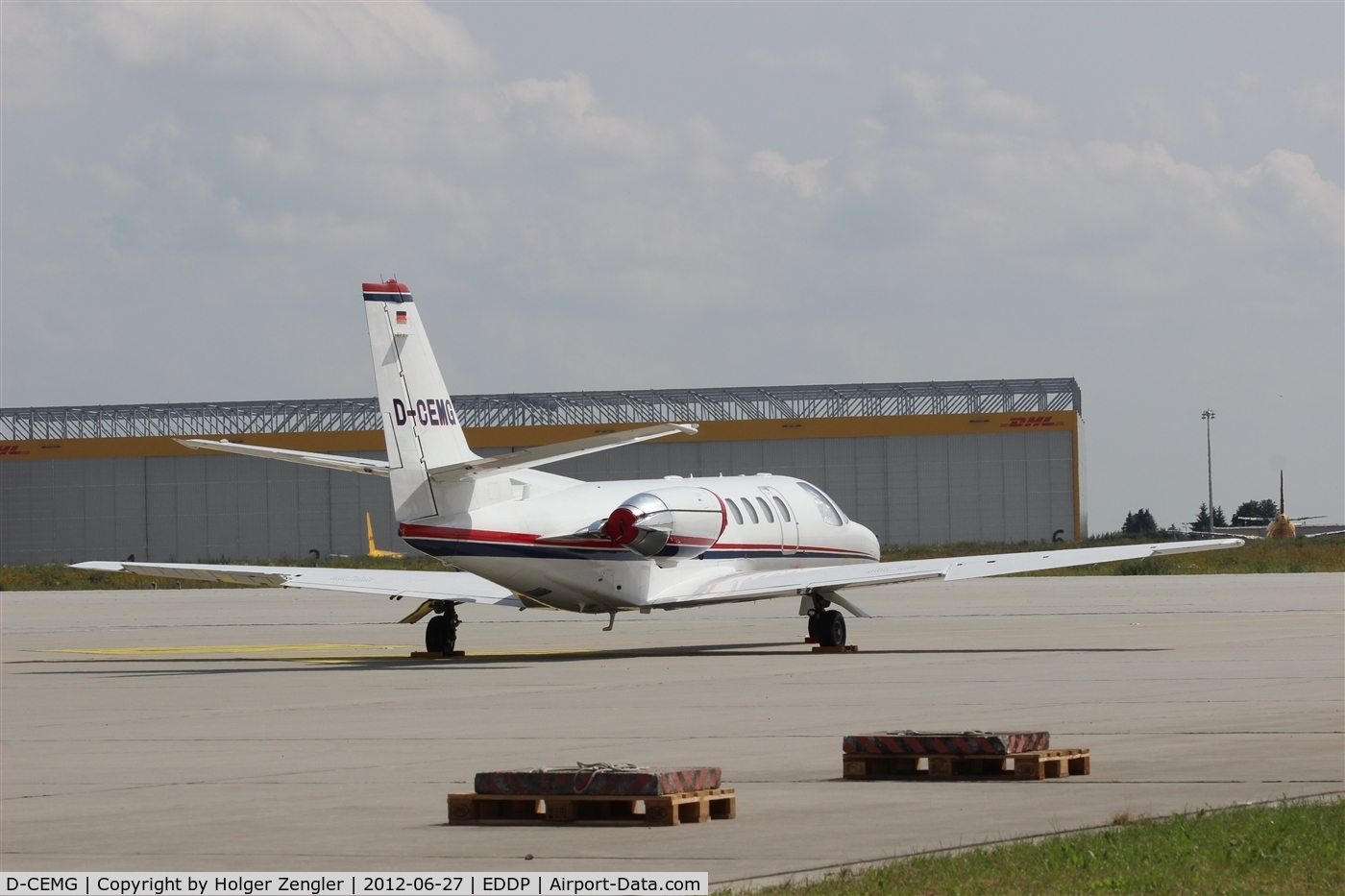 D-CEMG, 1998 Cessna 560 Cittion V Ultra C/N 560-0460, Waiting for a new task...