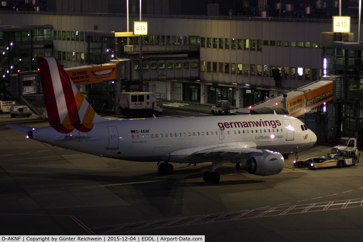 D-AKNF, 1997 Airbus A319-112 C/N 0646, Ready for push back into the night