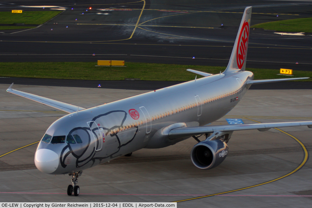 OE-LEW, 2011 Airbus A321-211 C/N 4611, On the way to gate