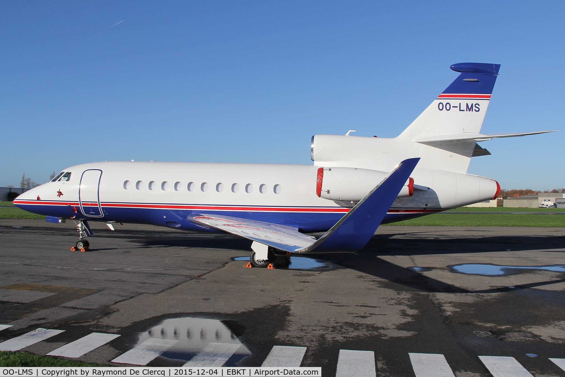 OO-LMS, 2014 Dassault Falcon 900LX C/N 285, Parked at Wevelgem.