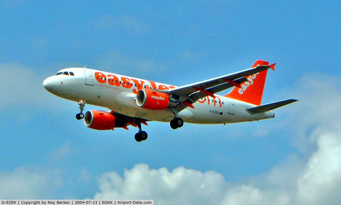 G-EZEK, 2004 Airbus A319-111 C/N 2224, Airbus A319-111 [2224] (EasyJet) Gatwick~G 13/07/2004