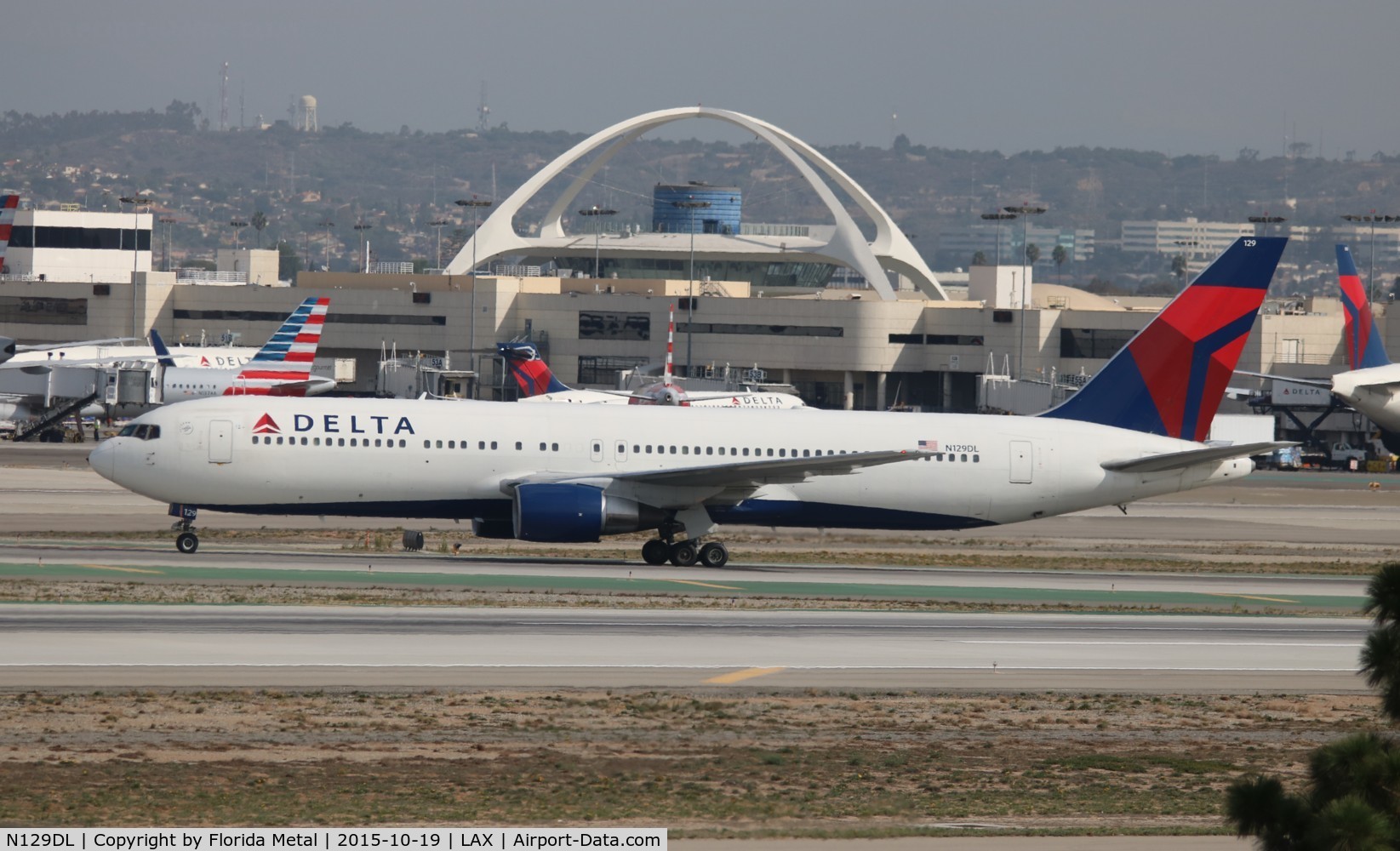 N129DL, 1988 Boeing 767-332 C/N 24079, Delta 767-300