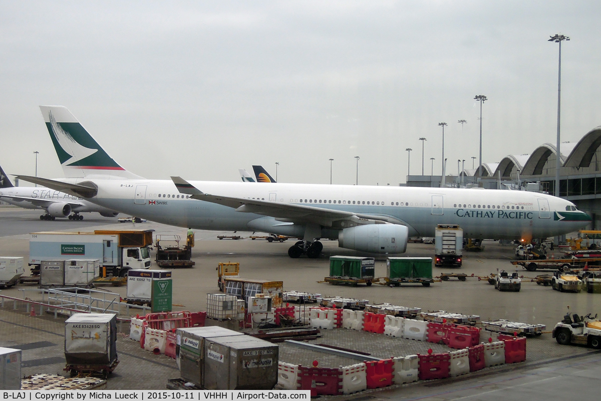 B-LAJ, 2010 Airbus A330-343X C/N 1163, At Hong Kong