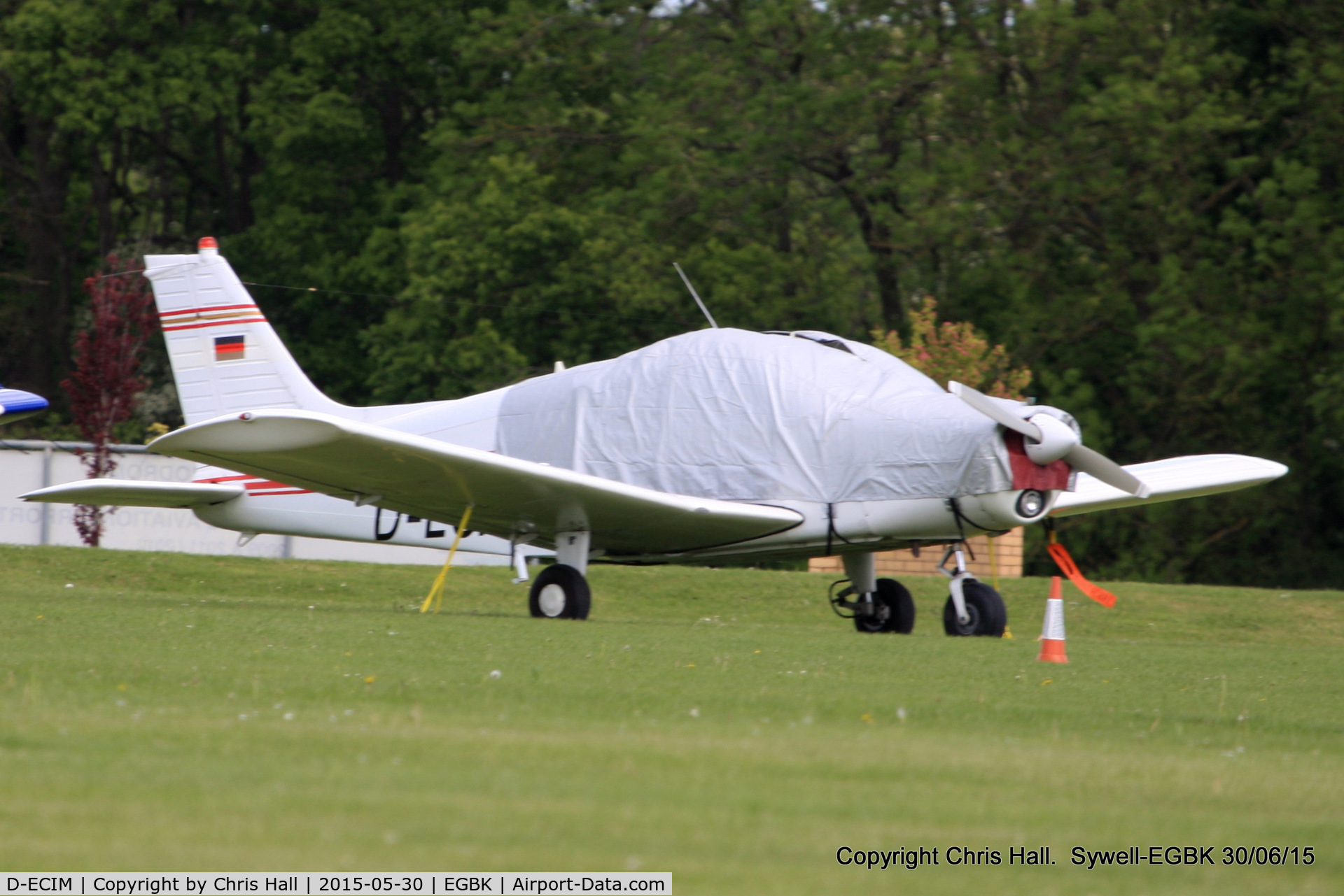 D-ECIM, 1972 Piper PA-28-140 Cherokee E C/N 28-7225596, at Aeroexpo 2015