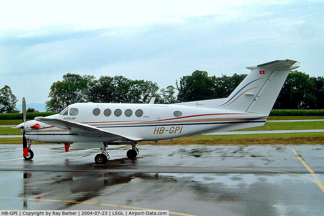 HB-GPI, 1992 Beech 300LW Super King Air C/N FA-220, Beech 300LW Super King Air [FA-220] Lausanne-Blecherette~HB 23/07/2004