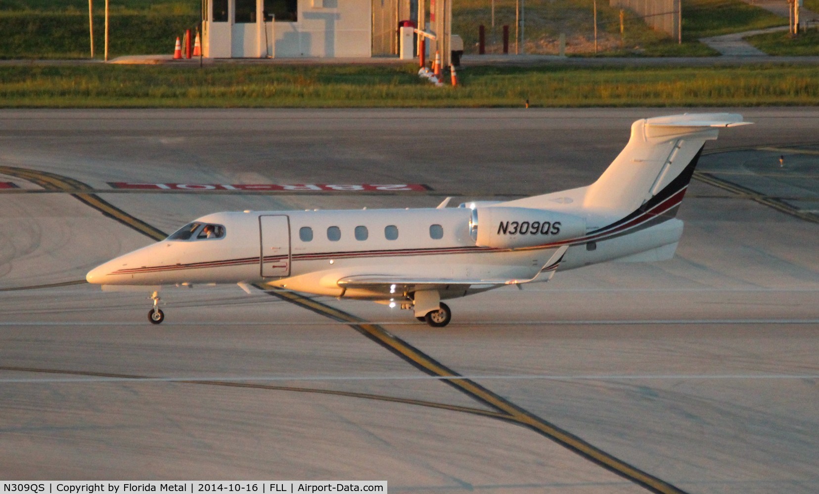 N309QS, 2013 Embraer EMB-505 Phenom 300 C/N 50500152, Net Jets Phenom 300