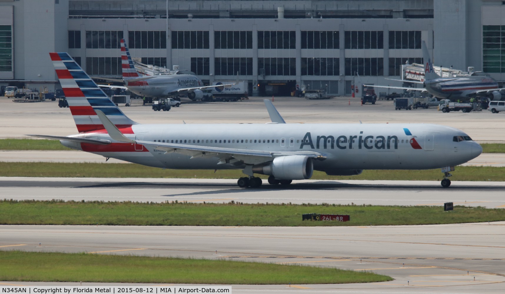 N345AN, 2003 Boeing 767-323(ER) C/N 33084, American