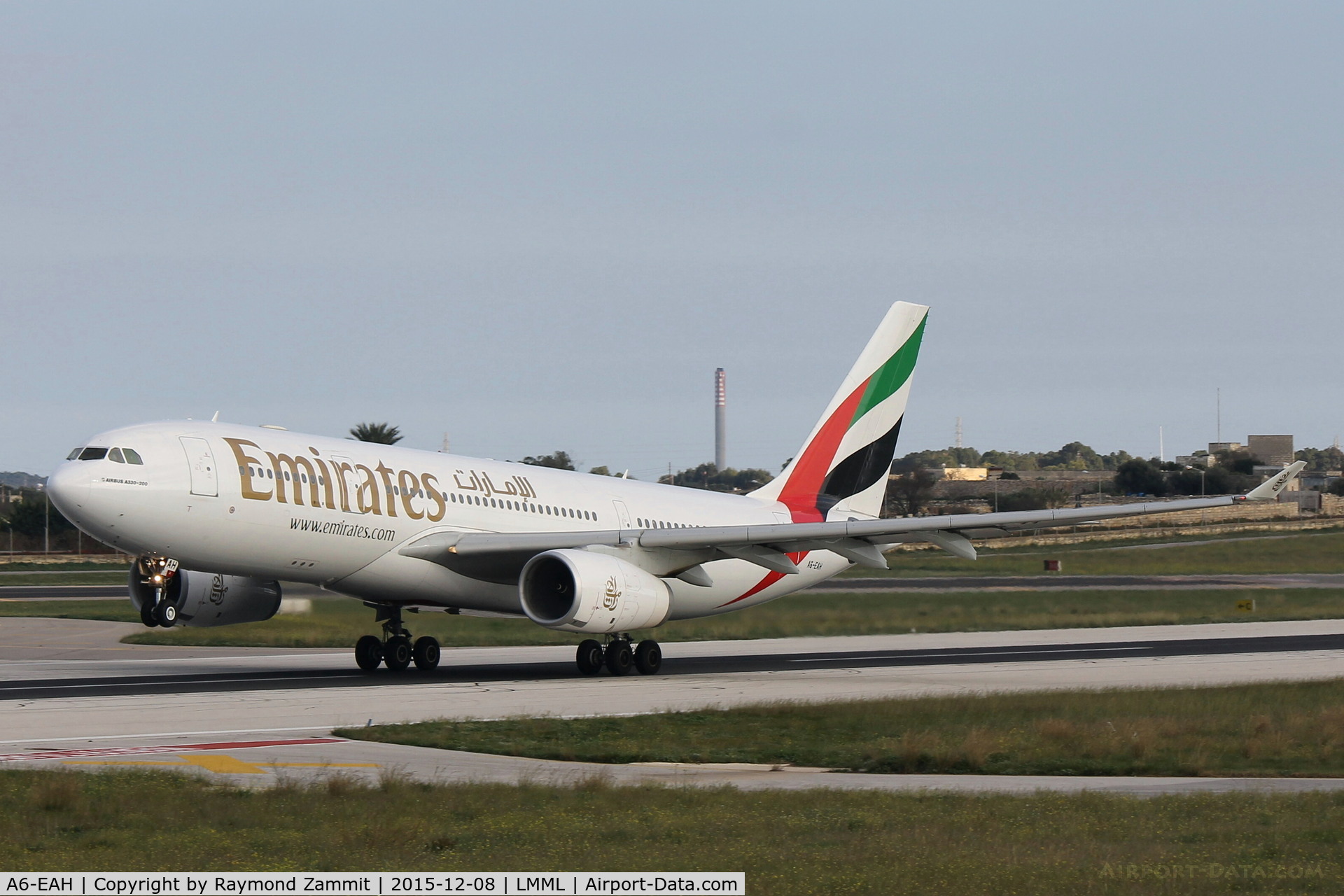 A6-EAH, 2001 Airbus A330-243 C/N 409, A330 A6-EAH Emirates Airlines