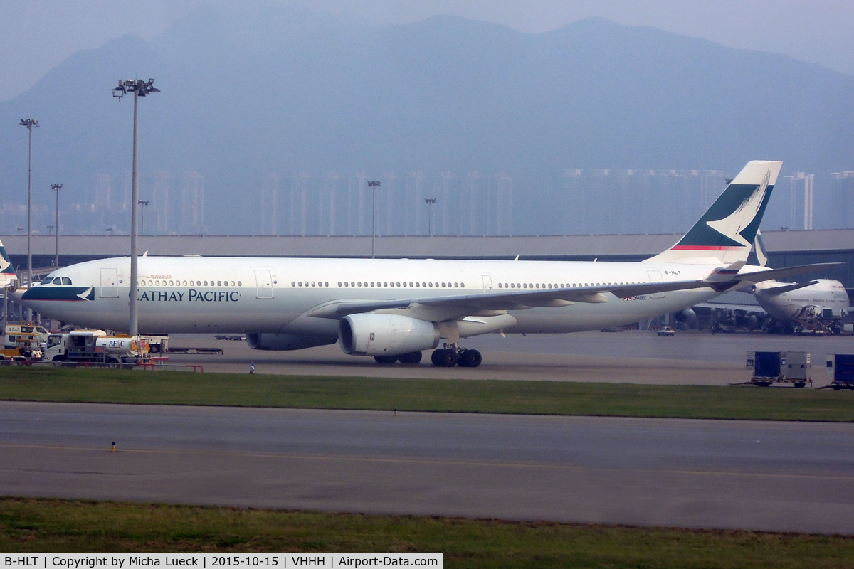 B-HLT, 2001 Airbus A330-343 C/N 439, At Hong Kong