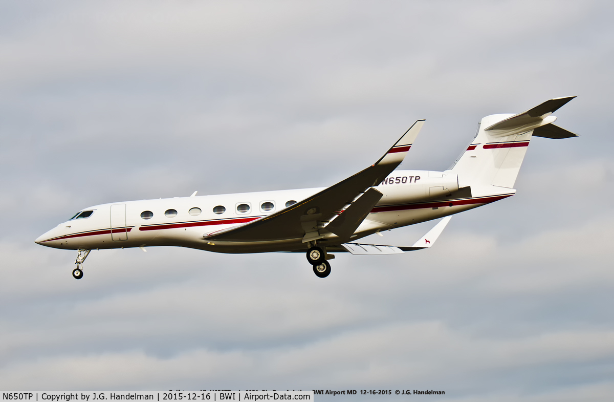 N650TP, 2013 Gulfstream Aerospace G650 (G-VI) C/N 6051, On final to 33L.